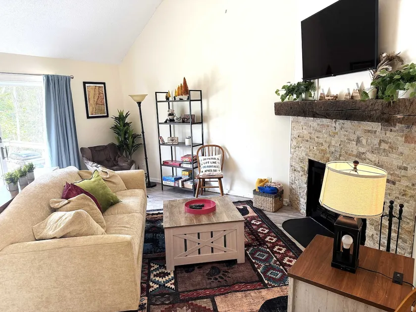 2 BR Jiminy Peak w Mountain View Sleeps 7 Gorgeous - Image 1