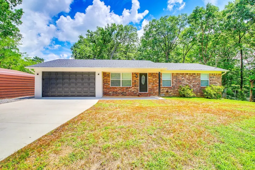6 Mi to Dtwn: Hot Springs Abode w/ Yard! - Image 1