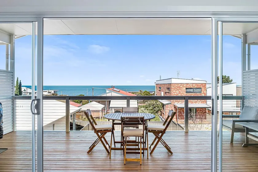 Rosetta Rise, Bright Roomy Home with Ocean Views - Image 1