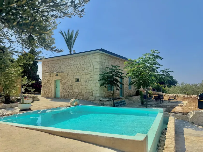 Alma Del Monte Stone House with Pool and Terrace - Image 1