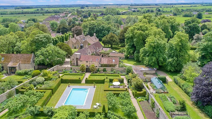 Finest Retreats - Tormarton Court - Image 1