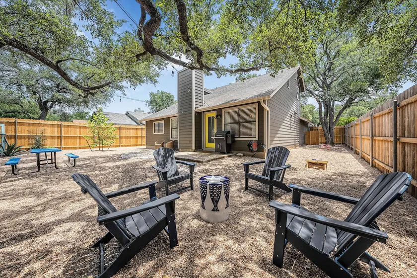 Stylish Backyard Retreat BBQ Workspace - Image 1