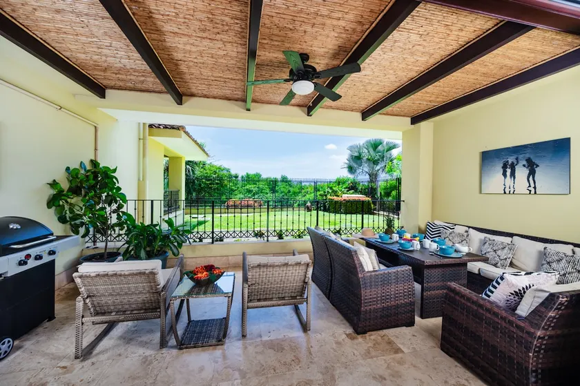 Oceanfront Condo -Pool, Hot Tub, Private Deck &BBQ - Image 1