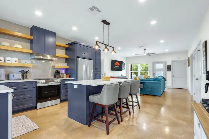 Stylish Casita w/Game Room, Near Lake LBJ Access - Image 1