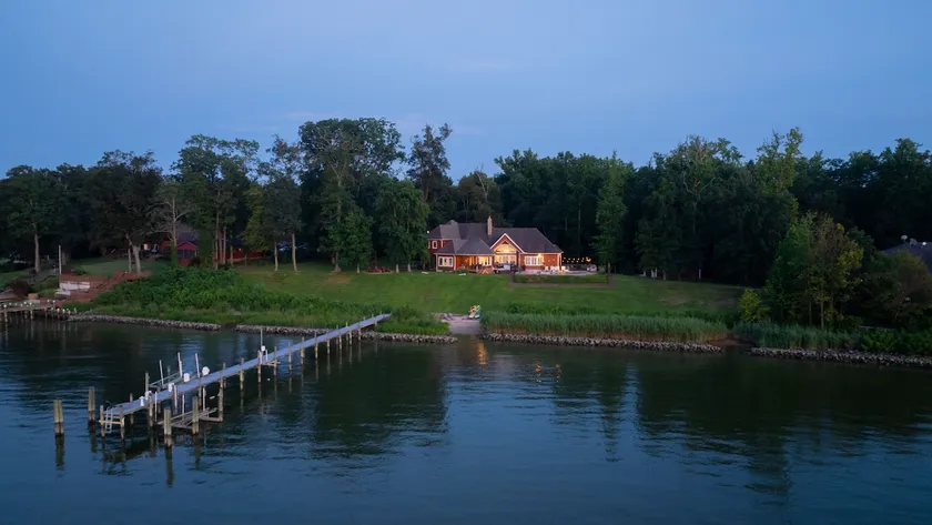 Veazey Cove Coastal Lodge BAYFRONT with POOL and DOCK - Image 1
