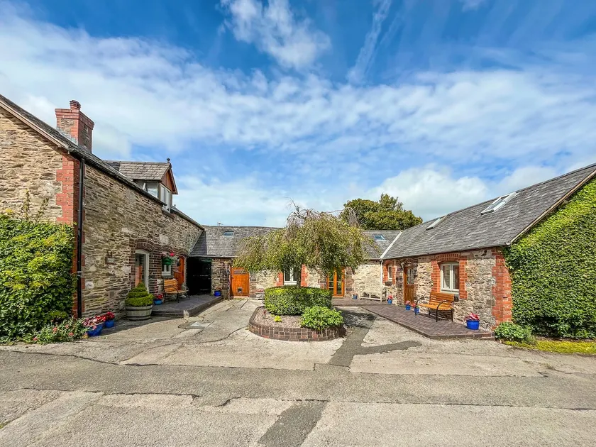 Henfaes Bwthyn - UK50266 - Image 1