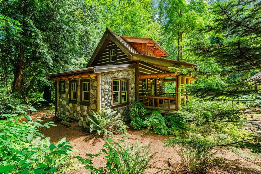 Creekside Fairytale Cabin Near Ferries to Seattle - Image 1