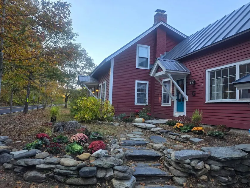 The Cardinal Lodge- A Riverside Retreat - Image 1