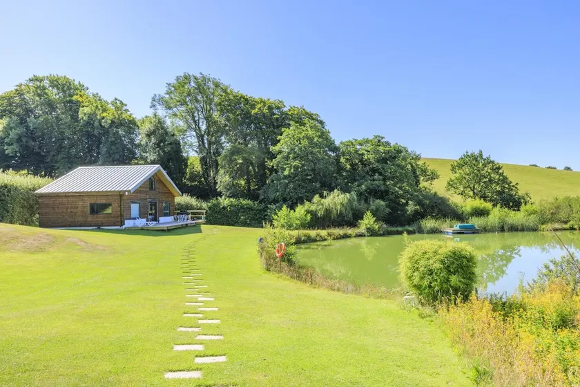 3 Bed in South Molton oc-k32694 - Image 1