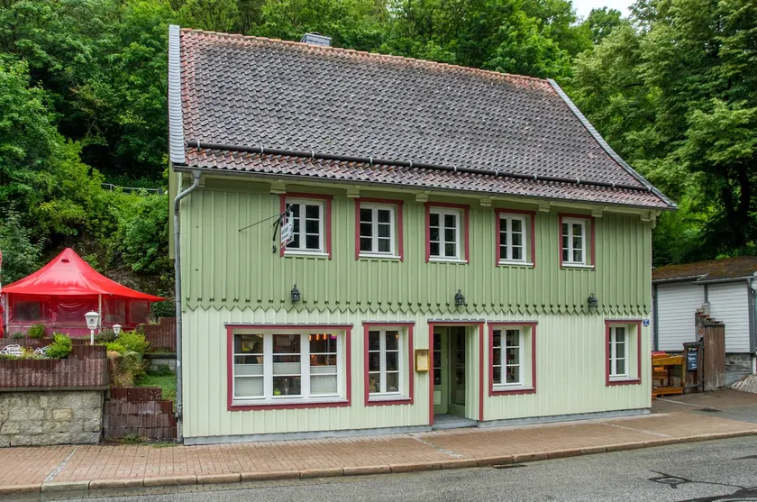 Old cave guide house - Image 1