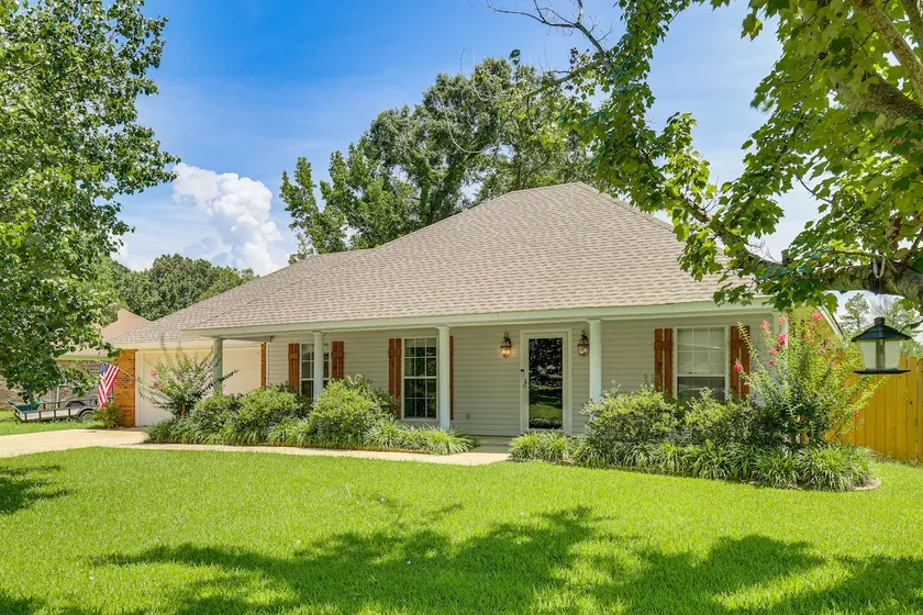 Updated Retreat w/ Outdoor Space in Flowood! - Image 1