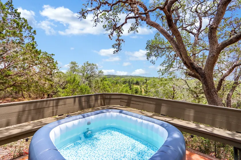 Hot Tub • EV Charger • Stargazing & Wildlife - Image 1
