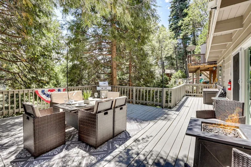 2 Mi to Lake Arrowhead: Pet-Friendly Cabin - Image 1
