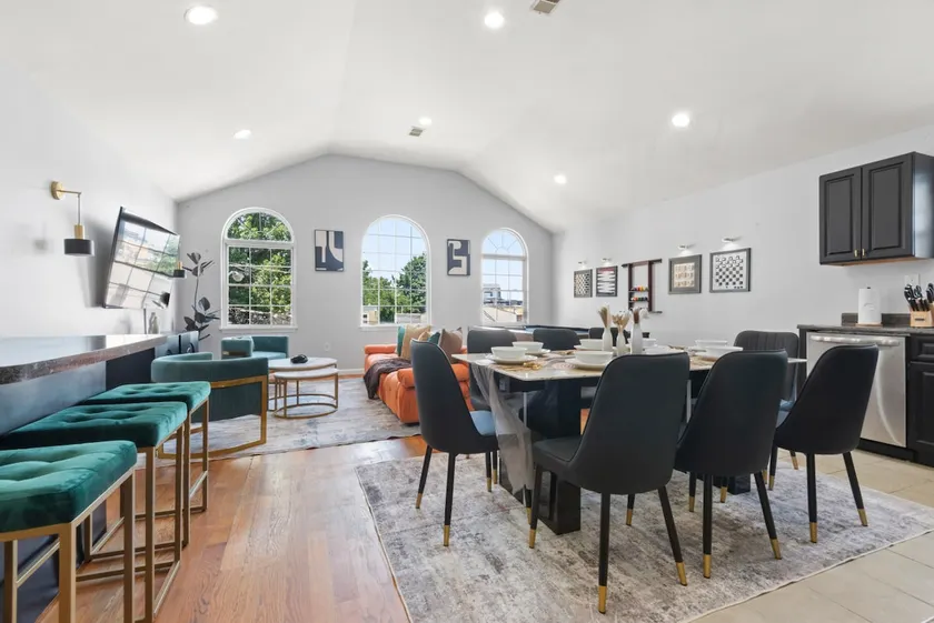 Modern 3BR Near NYC with Pool Table Sleeps 11 - Image 1