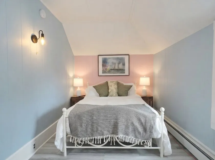 Sunny and Clean 1BR Suite Walk to LaHave River - Image 1