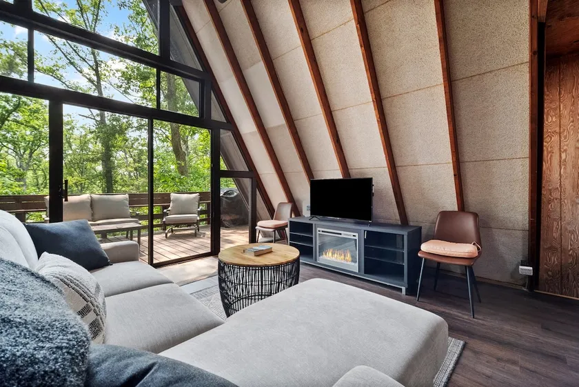 Cozy wooded retreat - newly updated - Image 1