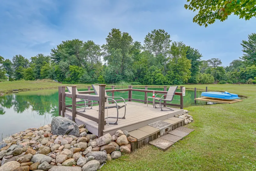 1 Block to Lake Huron: Pet-friendly Apt w/ Kayaks - Image 1