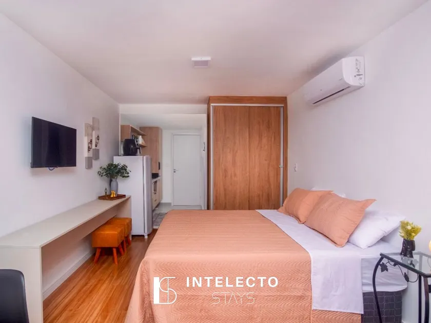 Apt 202 • Central, Pool, Gym, Air Conditioning - Image 1