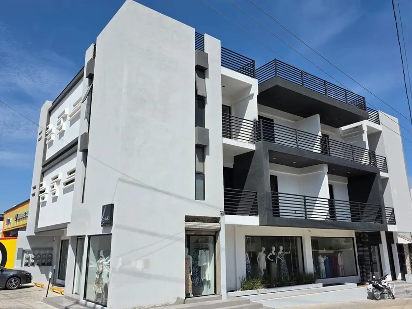Modern Condo Walk to Marina, Dining & Nightlife - Image 1