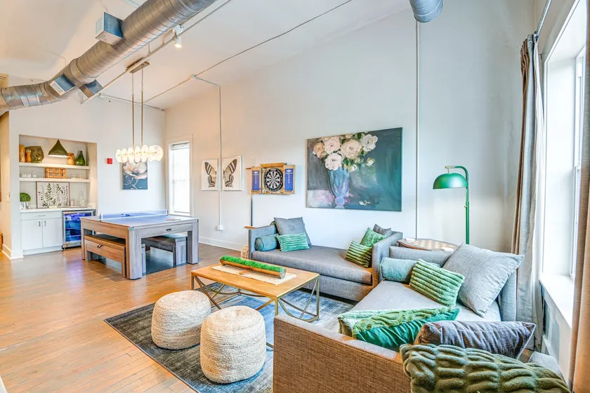 Walk to Vanderbilt: Eclectic Apt in Nashville - Image 1