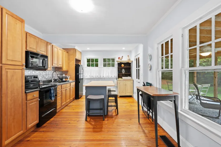 Colgan Cottage in Horse Country - Image 1