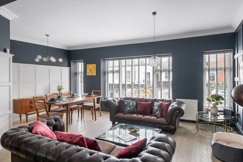 Stylish Apartment with Parking Central Ilfracombe - Image 1