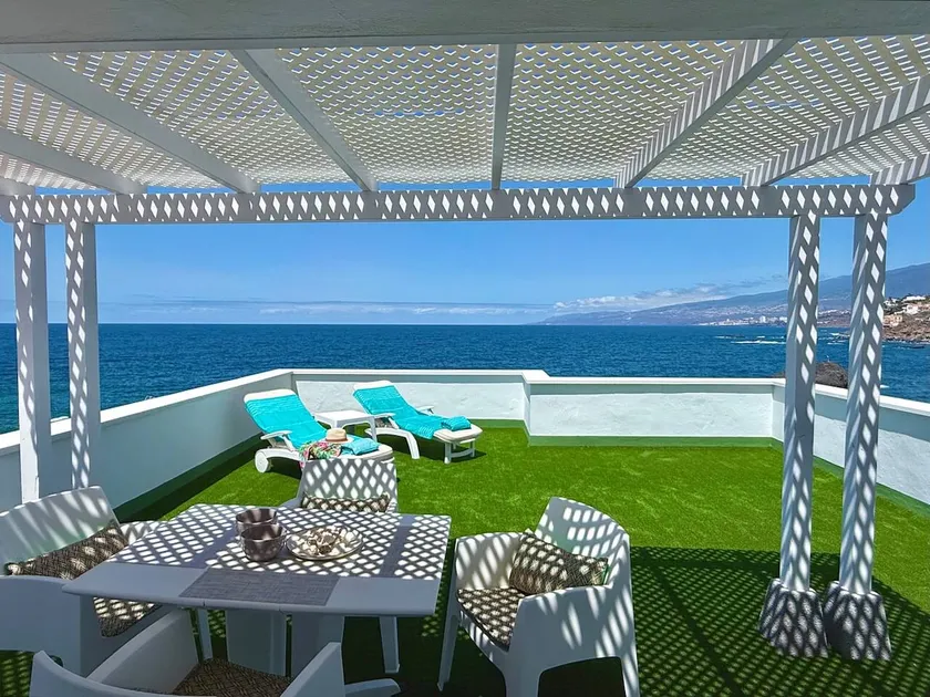 Casa Ale, Stunning Sea Views - Image 1