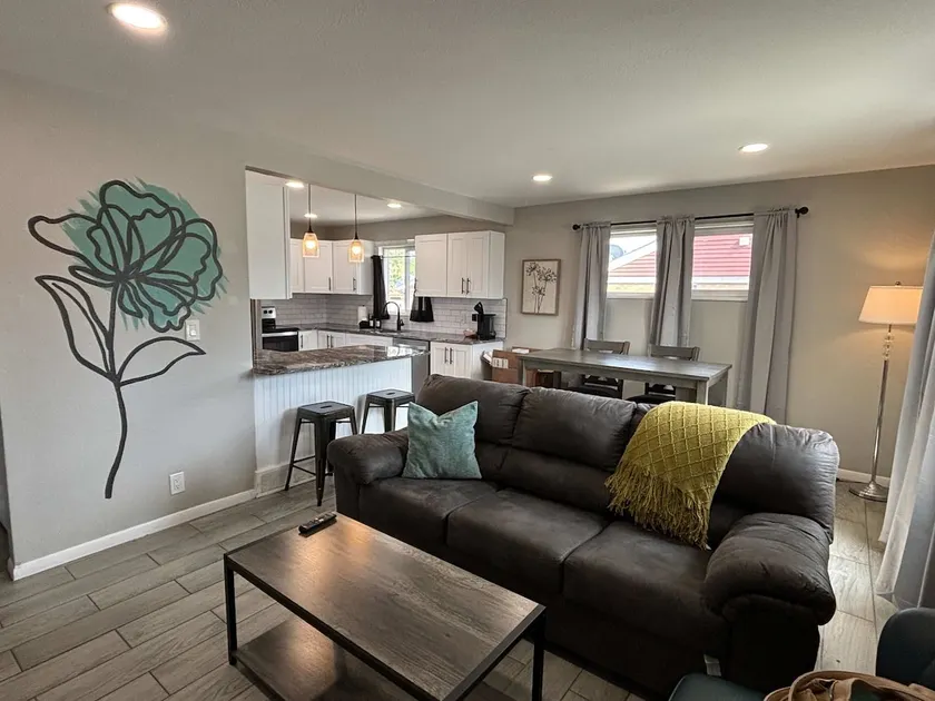 Gorgeous 2-King-Bed Lower Unit in Denver - Image 1
