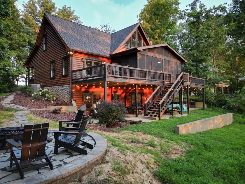 Blessing by the Lake | Lakeside Cabin|Hot Tub Wifi - Image 1