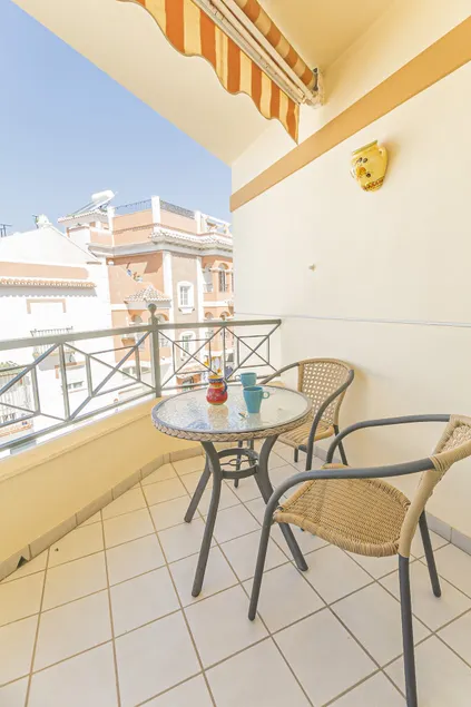 Apartamentos Turísticos Plaza del Olvido - Image 1