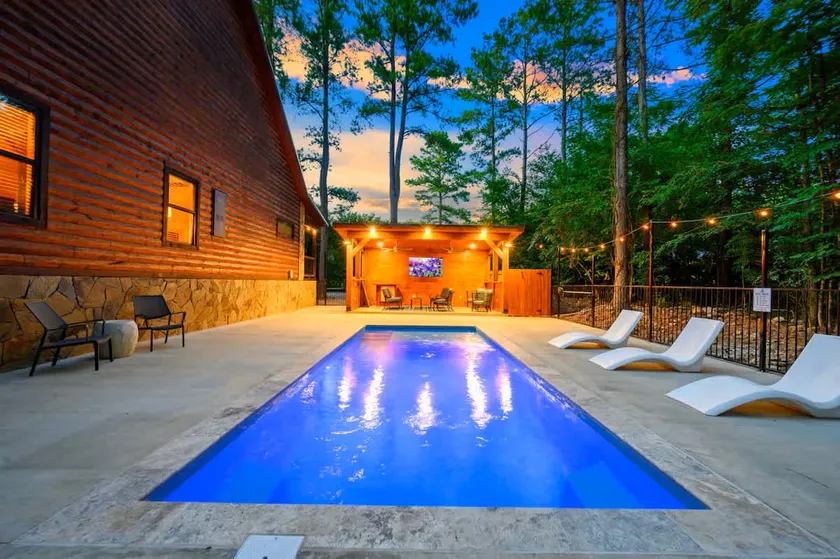 After the Sunset 1-Level 5BR Pool - Arcade - Image 1