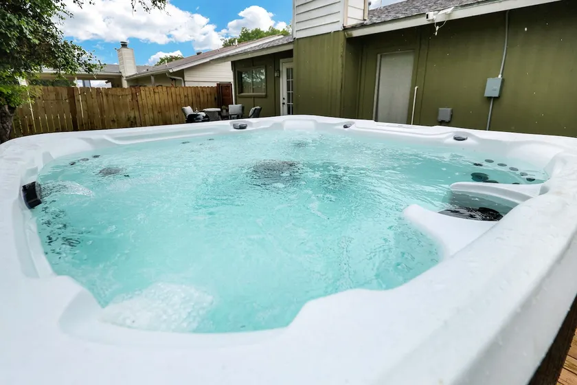 Near Sea World Hot Tub Swing Set BBQ Yard Games - Image 1