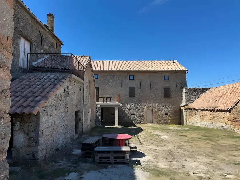 Estate with view of the Levancou cirque - Image 1