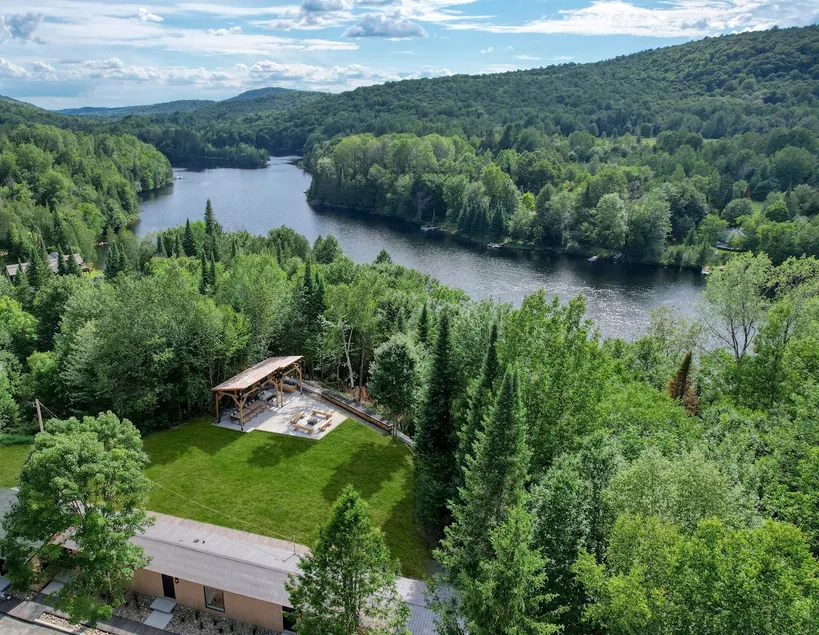 Group Retreat · Spa & Lake · Rockway Motel - Image 1