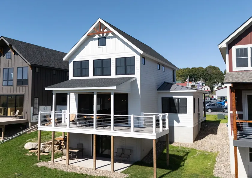 RW38-New Blackwater River front Home in Davis - Image 1