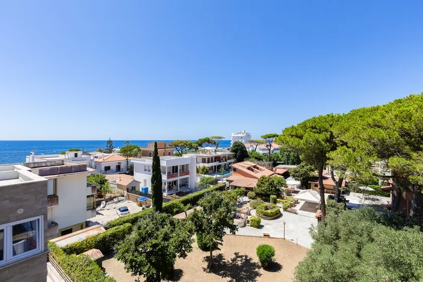 BDC - Aurelia Seaview! - Image 1