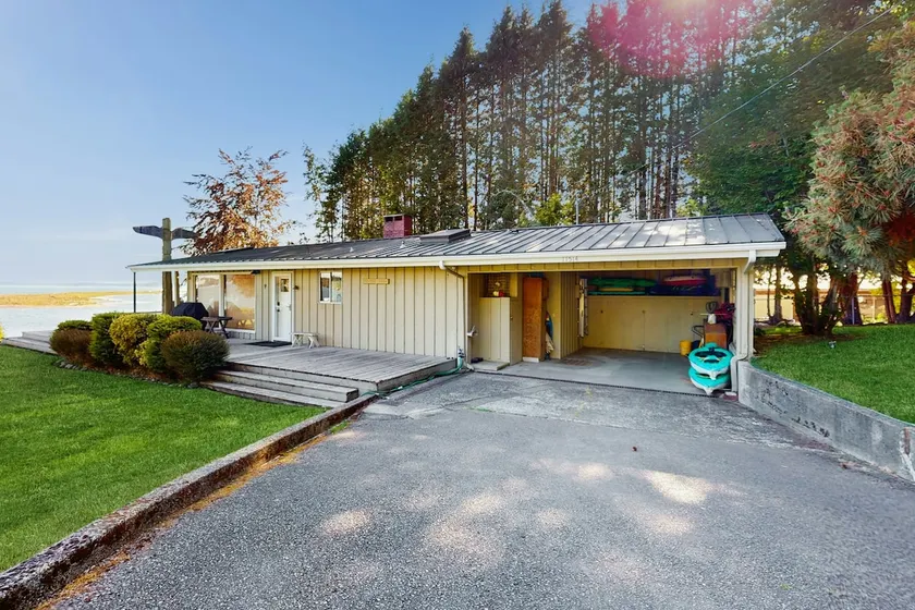 3 BR Waterfront home in the heart of Gig Harbor - Image 1
