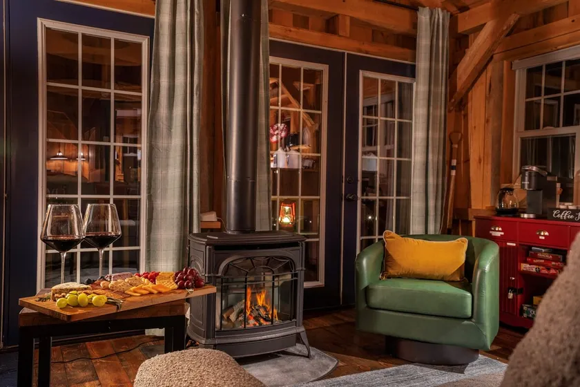 Cozy Cabin for Two · Hot Tub · Fire Pit - Image 1