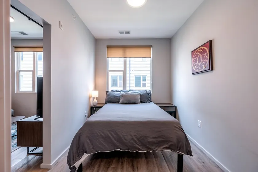 1BD Apt | Omaha Stay | Gym & Central Location - Image 1