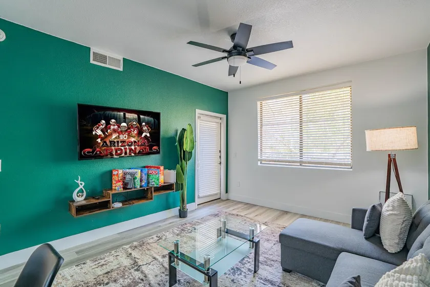Modern Westgate Condo Pool Gym Parking WD - Image 1