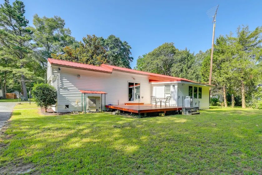 12 Mi to Dtwn Lewes & Beach: Delaware Home w/ Deck - Image 1