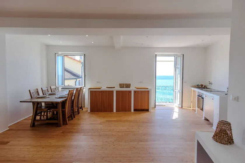 Newly Renovated Ocean View Flat - Image 1