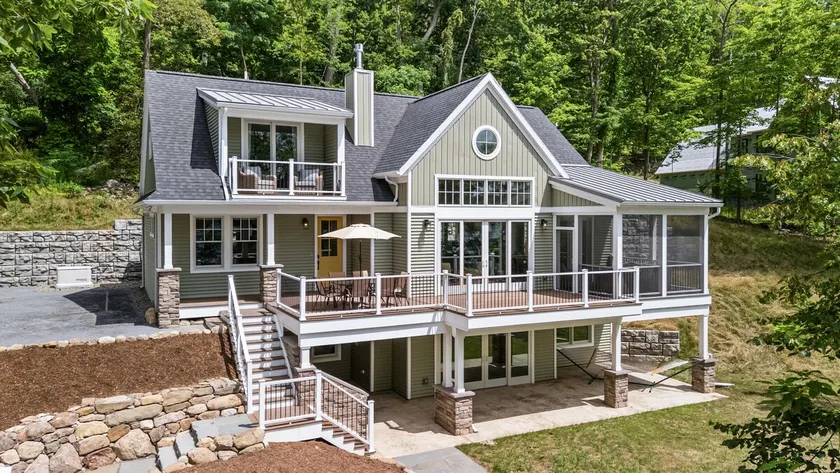 Down on the Bluff: 5 bedroom lake house - Image 1