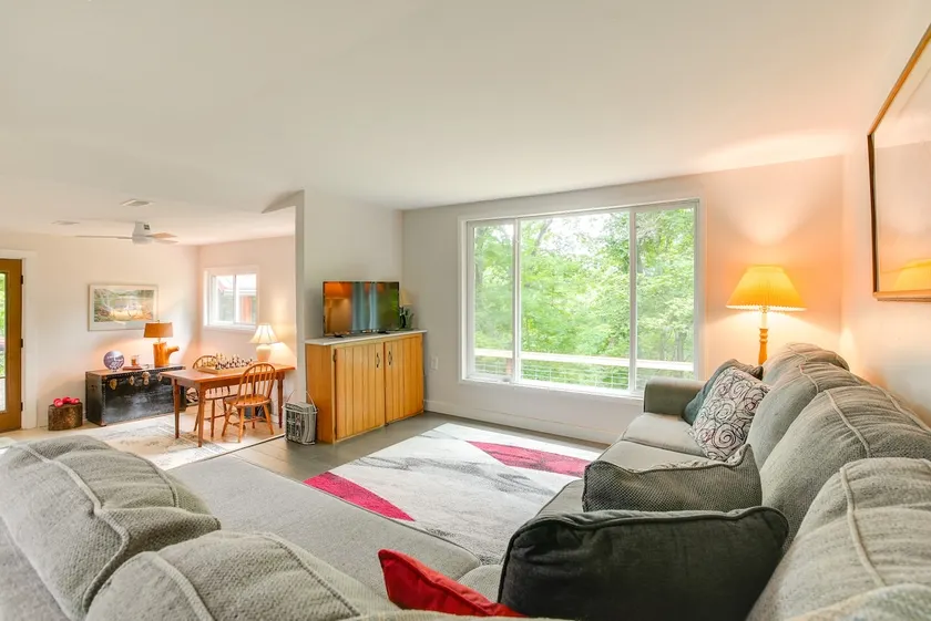 1 Mi to Burr Oak Lake: Cozy Family Home! - Image 1