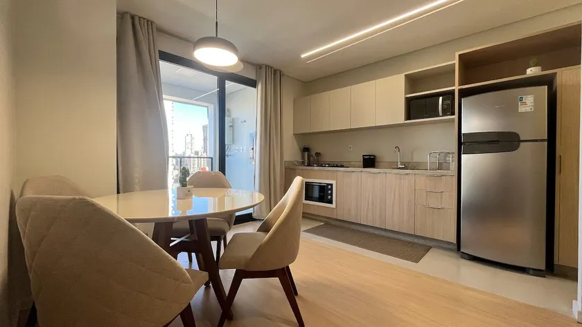 Suite + Extra Room - Unbeatable Location! - Image 1