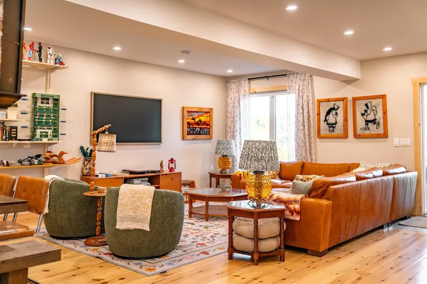 Rosebowl Retreat - 8Bed, Sauna & Tub, 1min to Ski! - Image 1