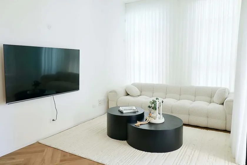 Luxury 2BR in Florentin l Parking & Balcony l Mamak - Image 1