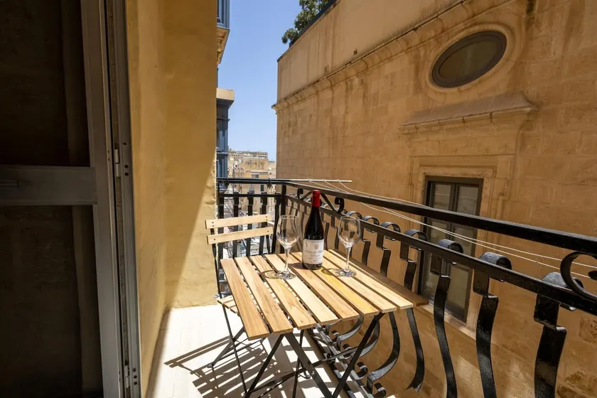 Valletta 1BR Townhouse Escape by Buena Vista - Image 1