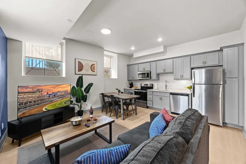 Charming Apt with Free Parking | Near Hospitals - Image 1