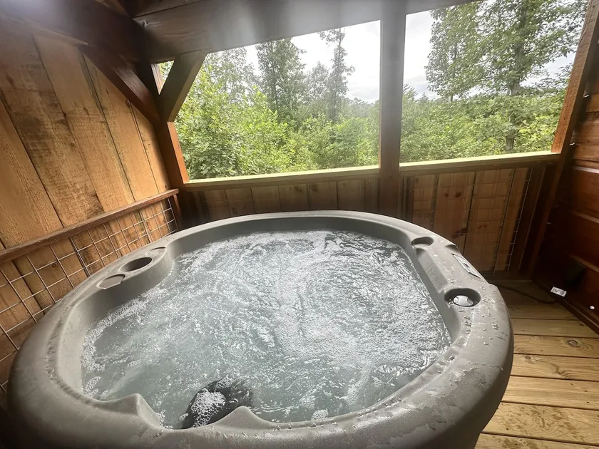 Snuggle Time! Hot Tub AVL Wi-Fi - Image 1